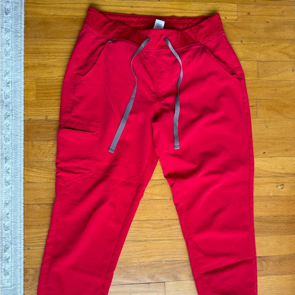 Figs Scrubs Zamora jogger pants women’s size M color Red
